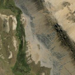 Satellite imagery of Cerro Quenhuaucro, PE