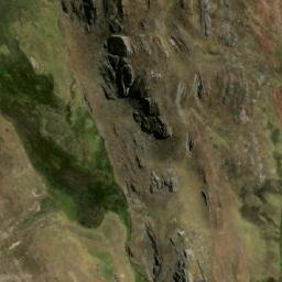Satellite imagery of Cerro Quenhuaucro, PE