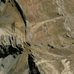 Satellite imagery of Cerro Huayura, PE