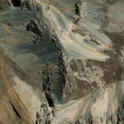 Satellite imagery of Cerro Paclla, PE