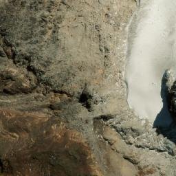 Satellite imagery of Cerro Calzada, BO