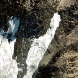 Satellite imagery of Cerro Tiara, BO