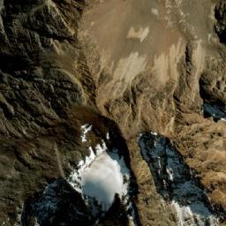 Satellite imagery of Cerro Mamailloca, BO