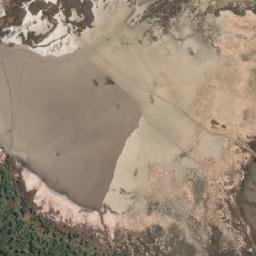 Satellite imagery of Round Hill, AU