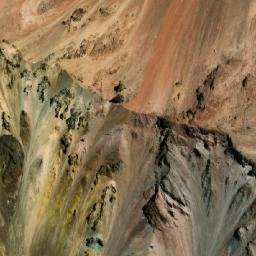 Satellite imagery of Cerro Curumaya, BO