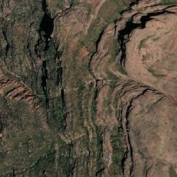 Satellite imagery of Cerro Tonka, BO