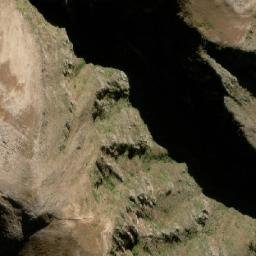 Satellite imagery of Cerro de Larcajo, BO