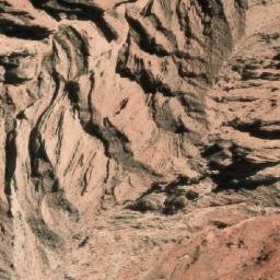 Satellite imagery of Morro Desecho, AR