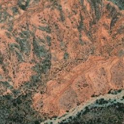 Satellite imagery of Lomas Bayas, AR