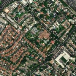 Satellite imagery of Cerro Los Pirques, CL