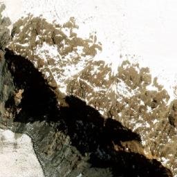 Satellite imagery of Cerro Tres Picos de Amor, AR