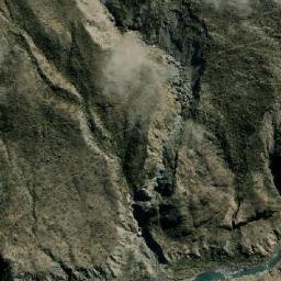 Satellite imagery of Mina La Picaza, AR