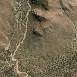 Satellite imagery of Cerro La Batra, AR