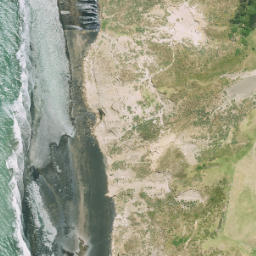 Satellite imagery of MANUKAU SOUTH HEAD LIGHT, NZ