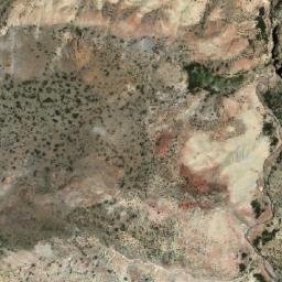 Satellite imagery of Cerro León, AR