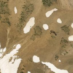 Satellite imagery of Cerro Tralihue, AR