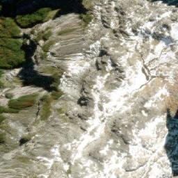 Satellite imagery of Portezuelo Crespo Poniente, AR