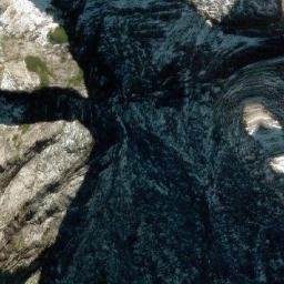 Satellite imagery of Portezuelo Crespo Poniente, AR