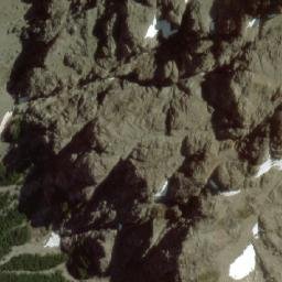 Satellite imagery of Cerro Nacimiento del Azul, AR