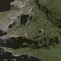 Satellite imagery of Geeves Bluff, AU