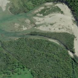 Satellite imagery of Omoeroa Bluff, NZ