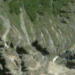 Satellite imagery of Cumbre Media Luna, CL