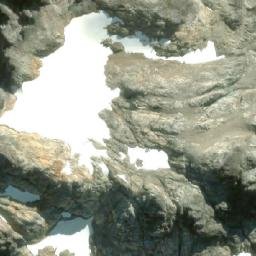 Satellite imagery of Cumbre Media Luna, CL