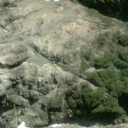 Satellite imagery of Cumbre Media Luna, CL