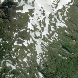 Satellite imagery of Cerro Pirámide, CL