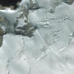 Satellite imagery of Cerro Crestón, AR