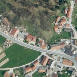 Posnetek iz zraka — Hotedršica