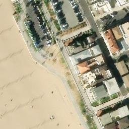 Sand Volleyball Court, Manhattan Beach, CA — aerial view