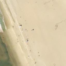 Sand Volleyball Court, Manhattan Beach, CA — aerial view