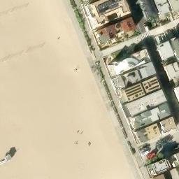 Sand Volleyball Court, Manhattan Beach, CA — aerial view