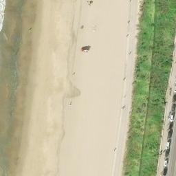 Sand Volleyball Court, Redondo Beach, CA — aerial view