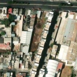 Cancha en zona — aerial view