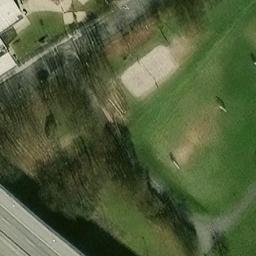 Beachvolleyballfeld an der Mainbrücke — aerial view