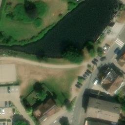 Beachvolleyballfeld im Kurpark — aerial view
