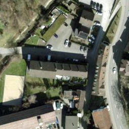 Beachvolleyballfeld Schwimmbad Wald — aerial view